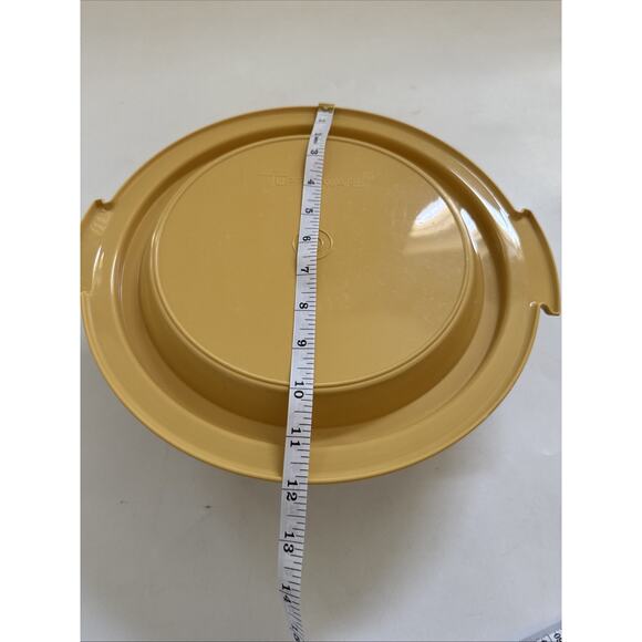 Vintage Tupperware Cake Pie Cupcake Holder Harvest Gold Food Storage - Picture 6 of 8